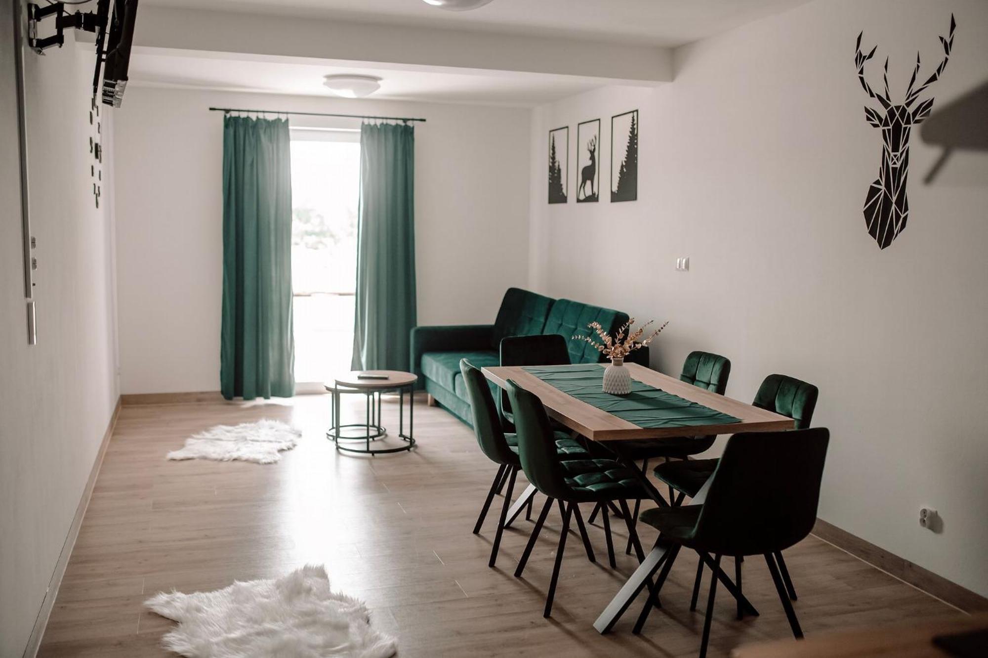 Banska Nizna Apartamenty Jelen Pod Grapom מראה חיצוני תמונה