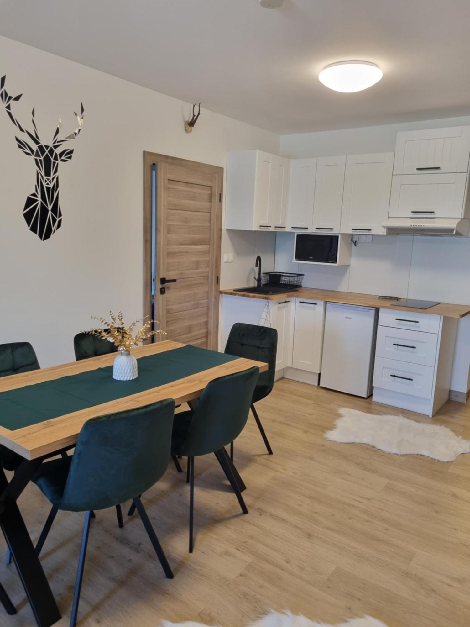 Banska Nizna Apartamenty Jelen Pod Grapom מראה חיצוני תמונה