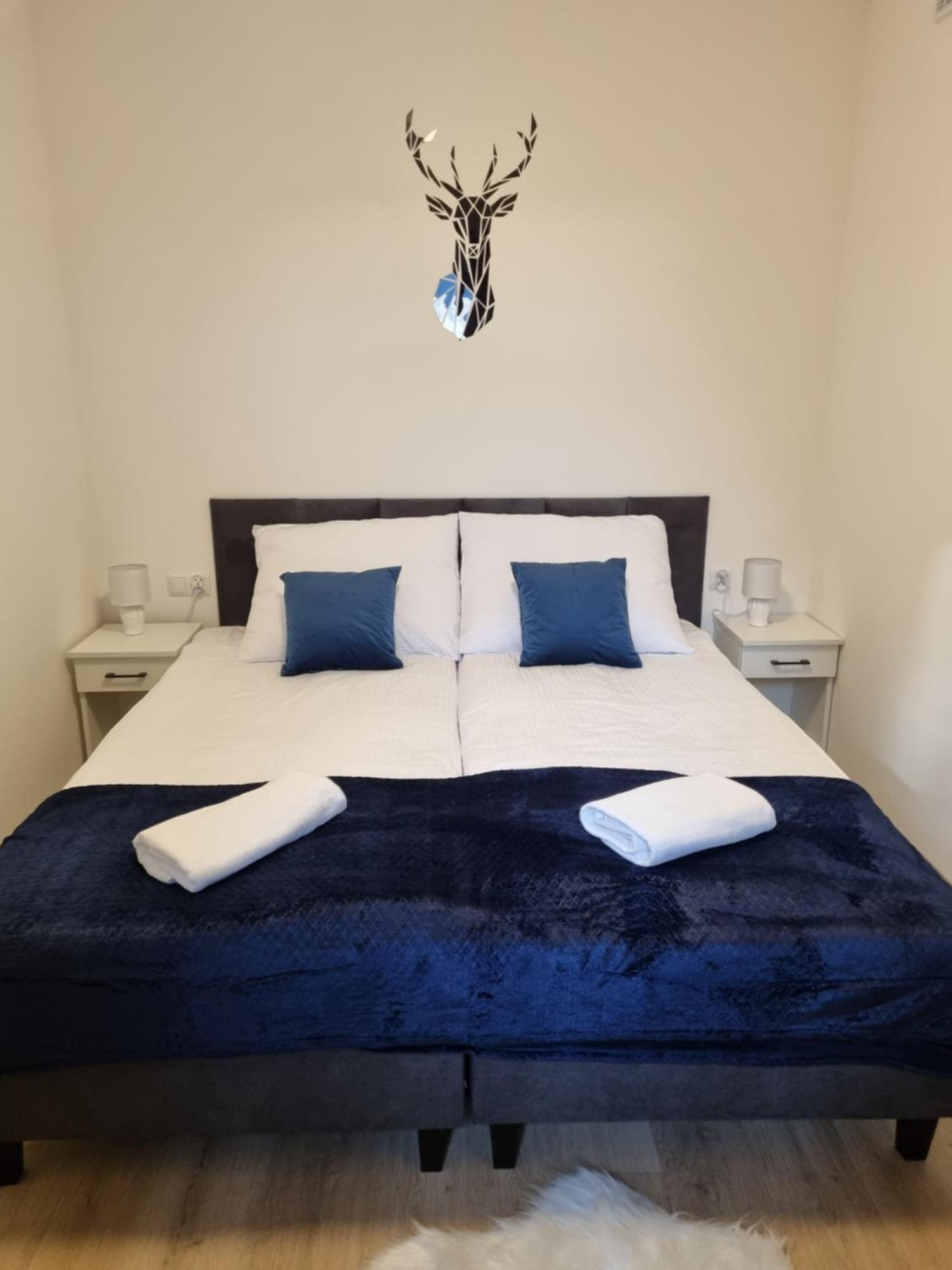 Banska Nizna Apartamenty Jelen Pod Grapom מראה חיצוני תמונה
