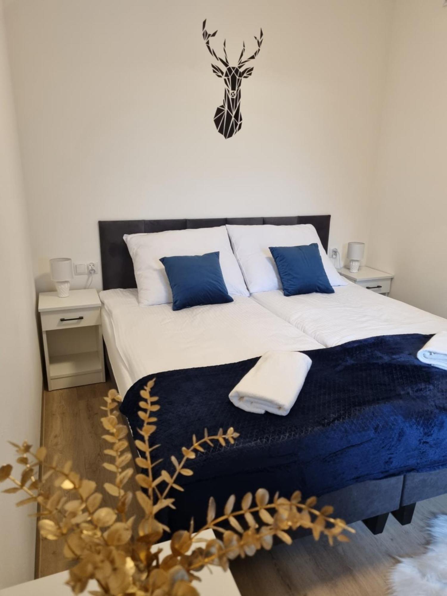 Banska Nizna Apartamenty Jelen Pod Grapom מראה חיצוני תמונה